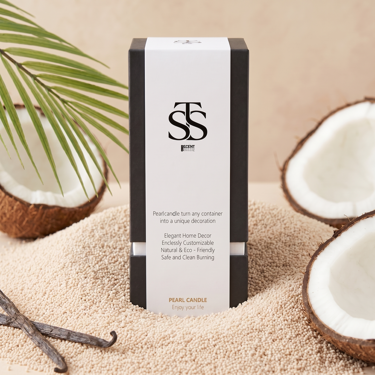 Coco Loco retail box with beige sand wax pearls, fresh coconuts and a palm leaf