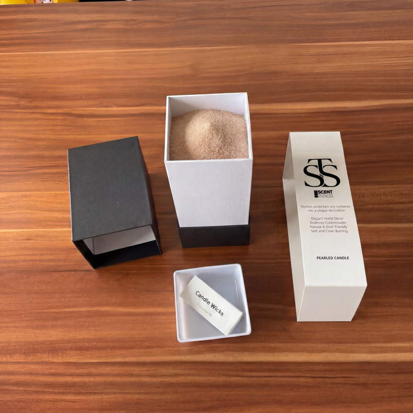 Unboxed Coco Loco — beige pearls in the white inner box, with lid, sleeve and wick box